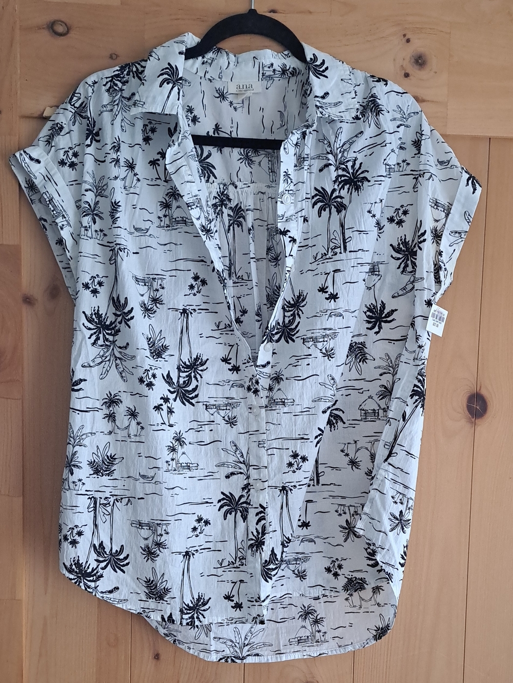 A.N.A Womens Hawai Top. White With Black.  Size Medium